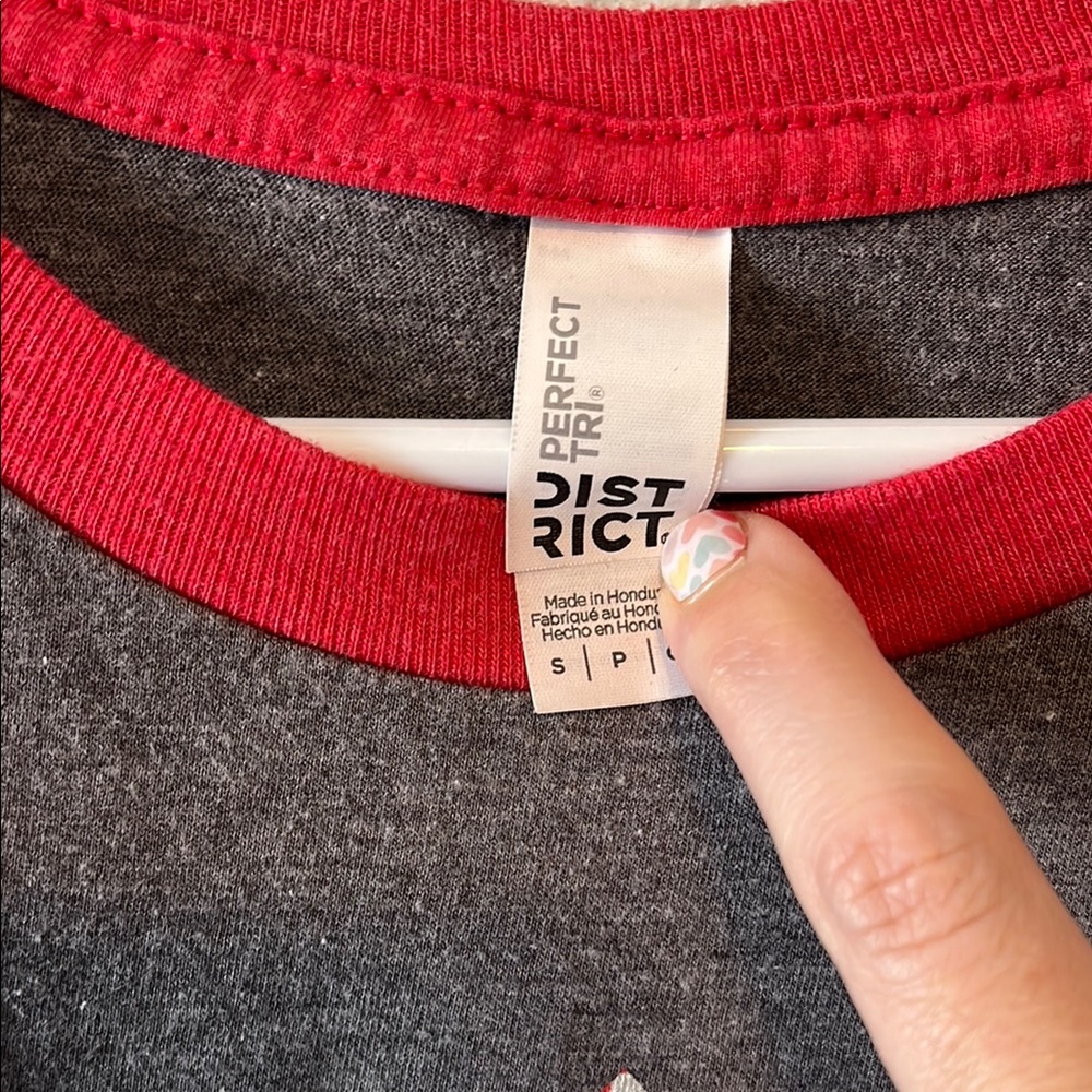 Snowflake Raglan Shirt - Picture 2 of 3